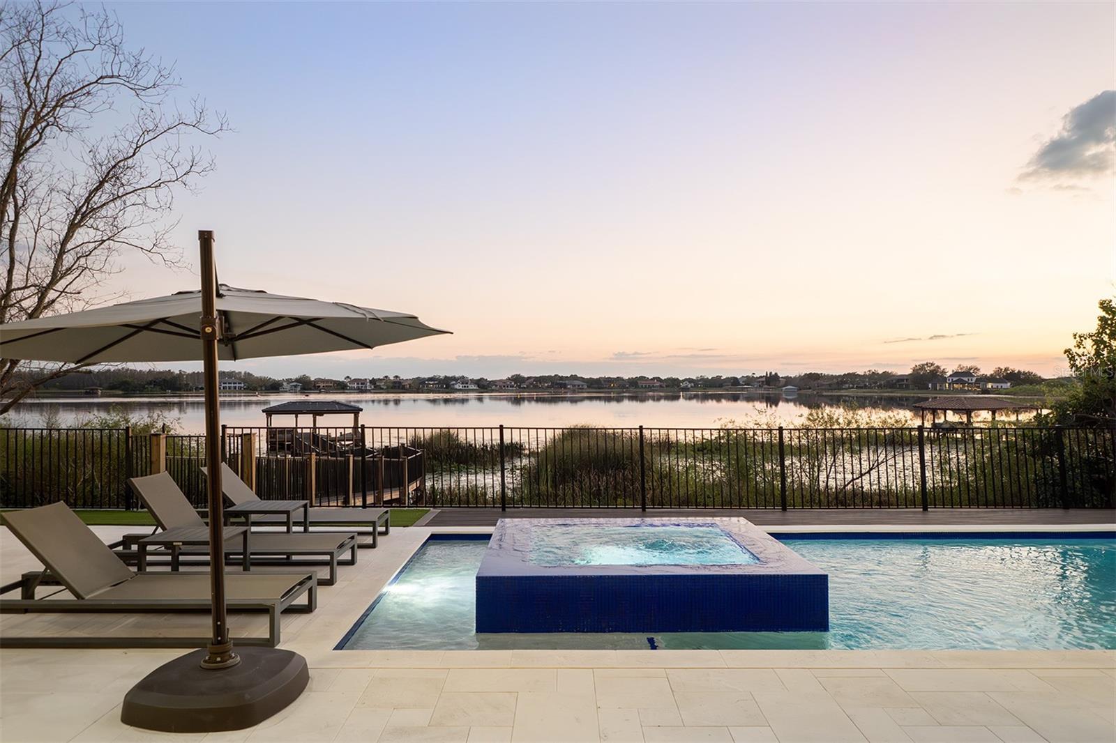 SIGNATURE LAKES - Residential