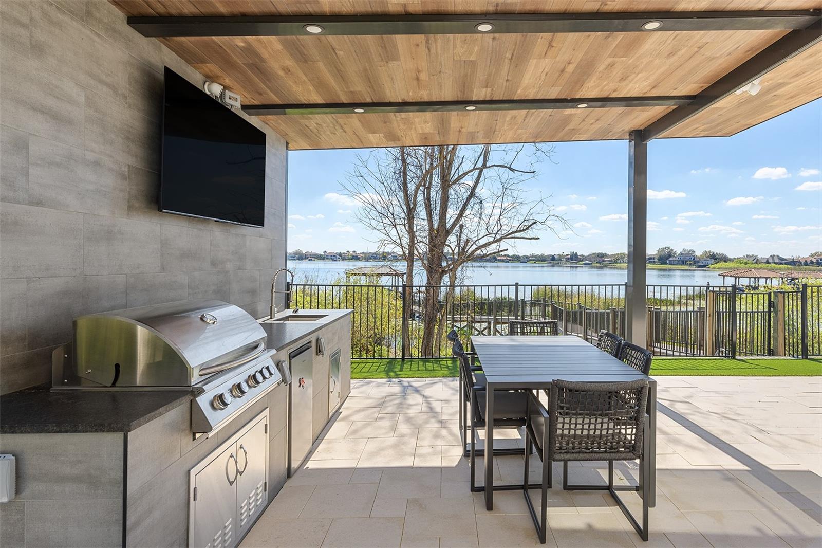 SIGNATURE LAKES - Residential