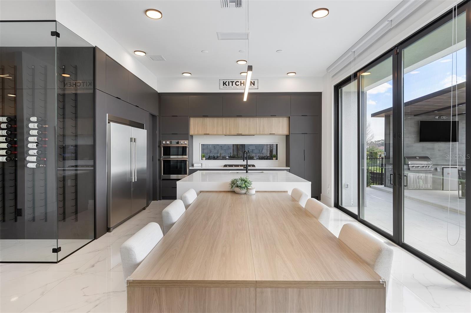 SIGNATURE LAKES - Residential