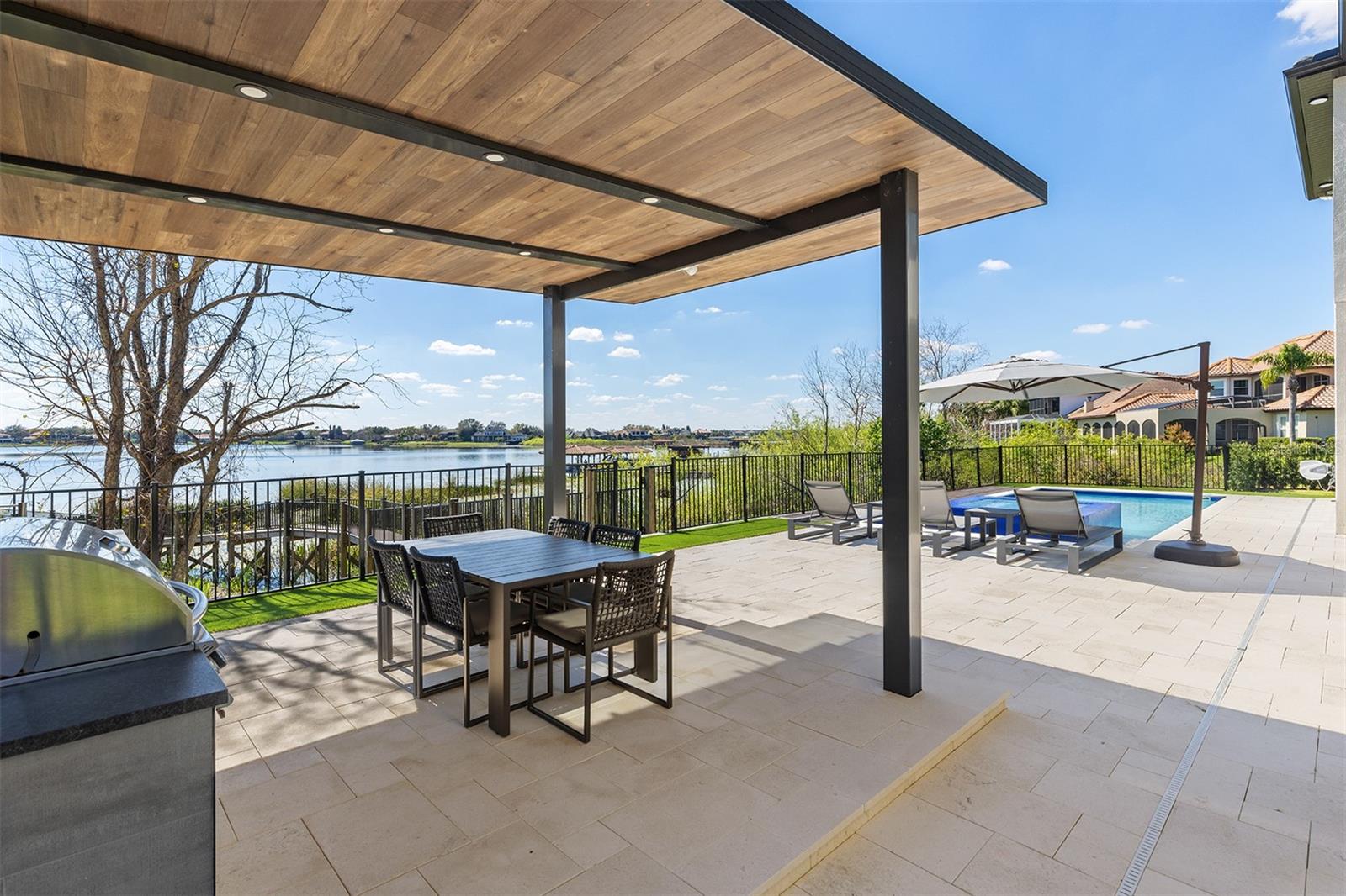 SIGNATURE LAKES - Residential