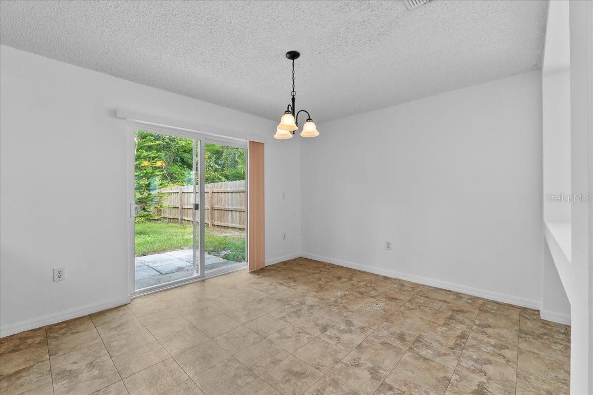 3055 LEFLORE LN