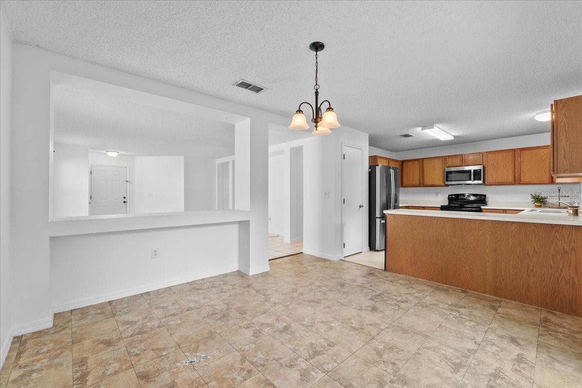3055 LEFLORE LN