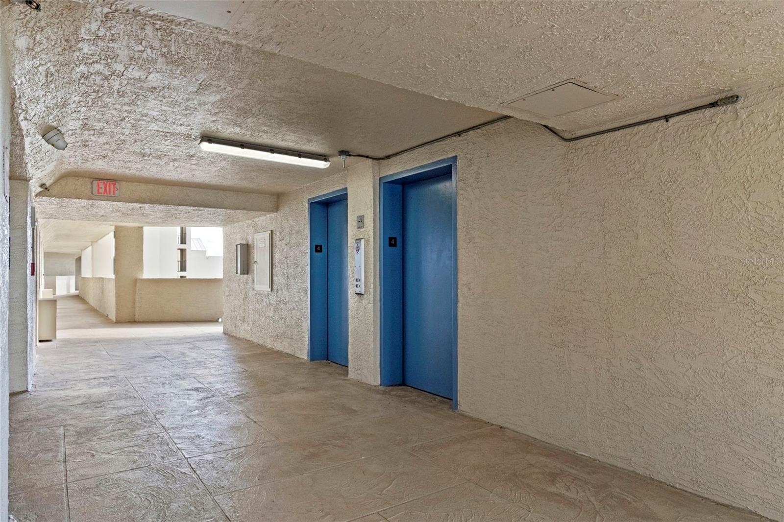 GULF ISLAND BEACH TENNIS - Residential