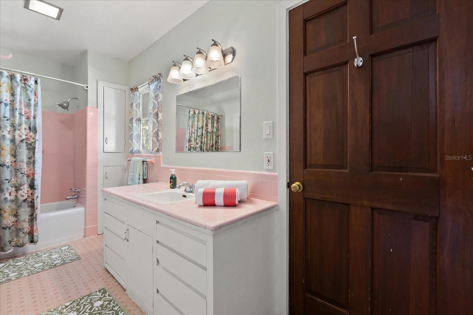 CATHEDRAL ARCH ESTATES - Residential