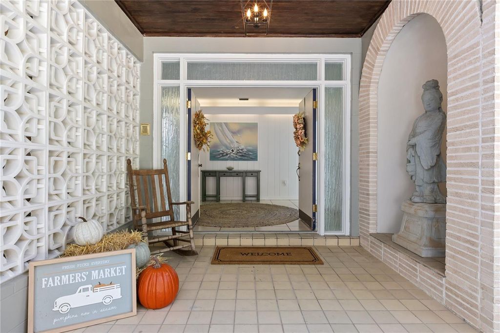 Photo of 3000 Pine Grove Lane, Lady Lake, FL 32159 (MLS # G5103315)