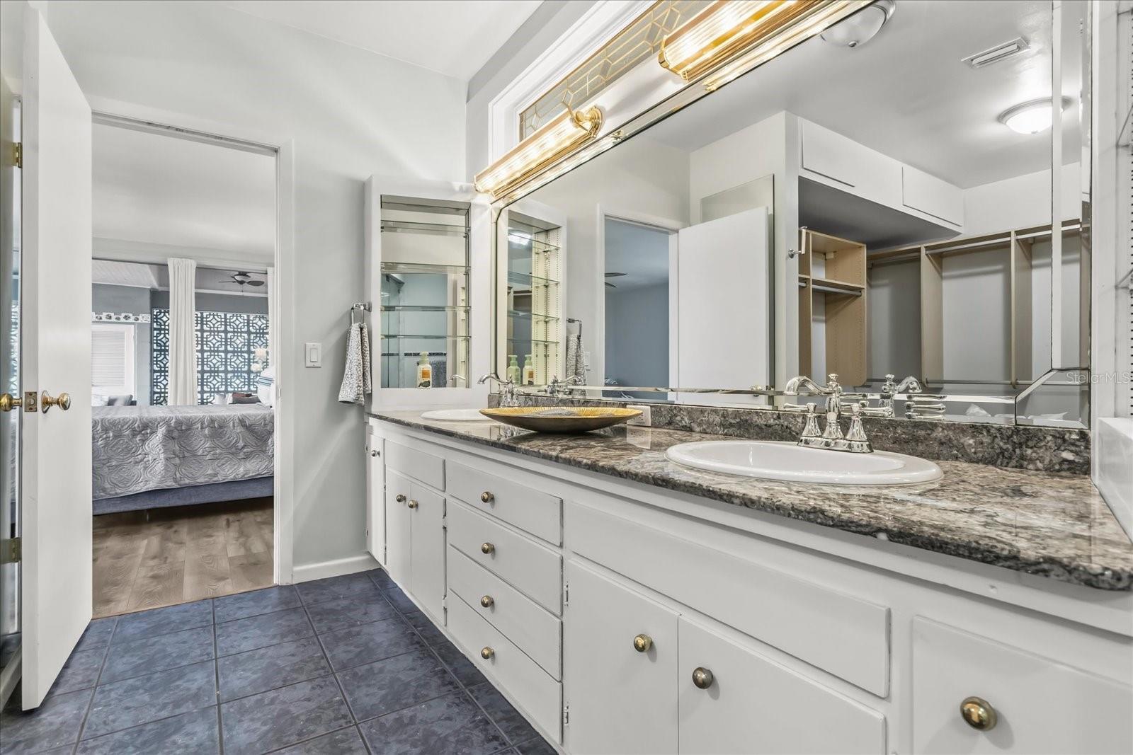 CATHEDRAL ARCH ESTATES - Residential