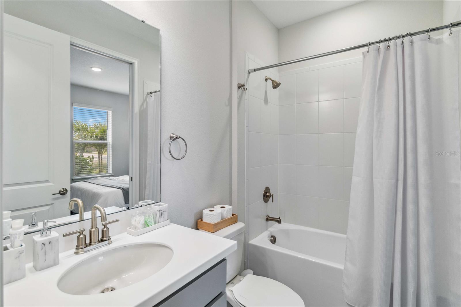 AZARIO ESPLANADE PH III SUBPH D - Residential