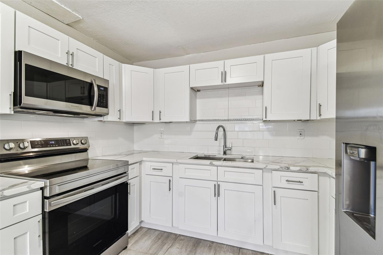 RIVERSIDE ESTATES CORR - Residential