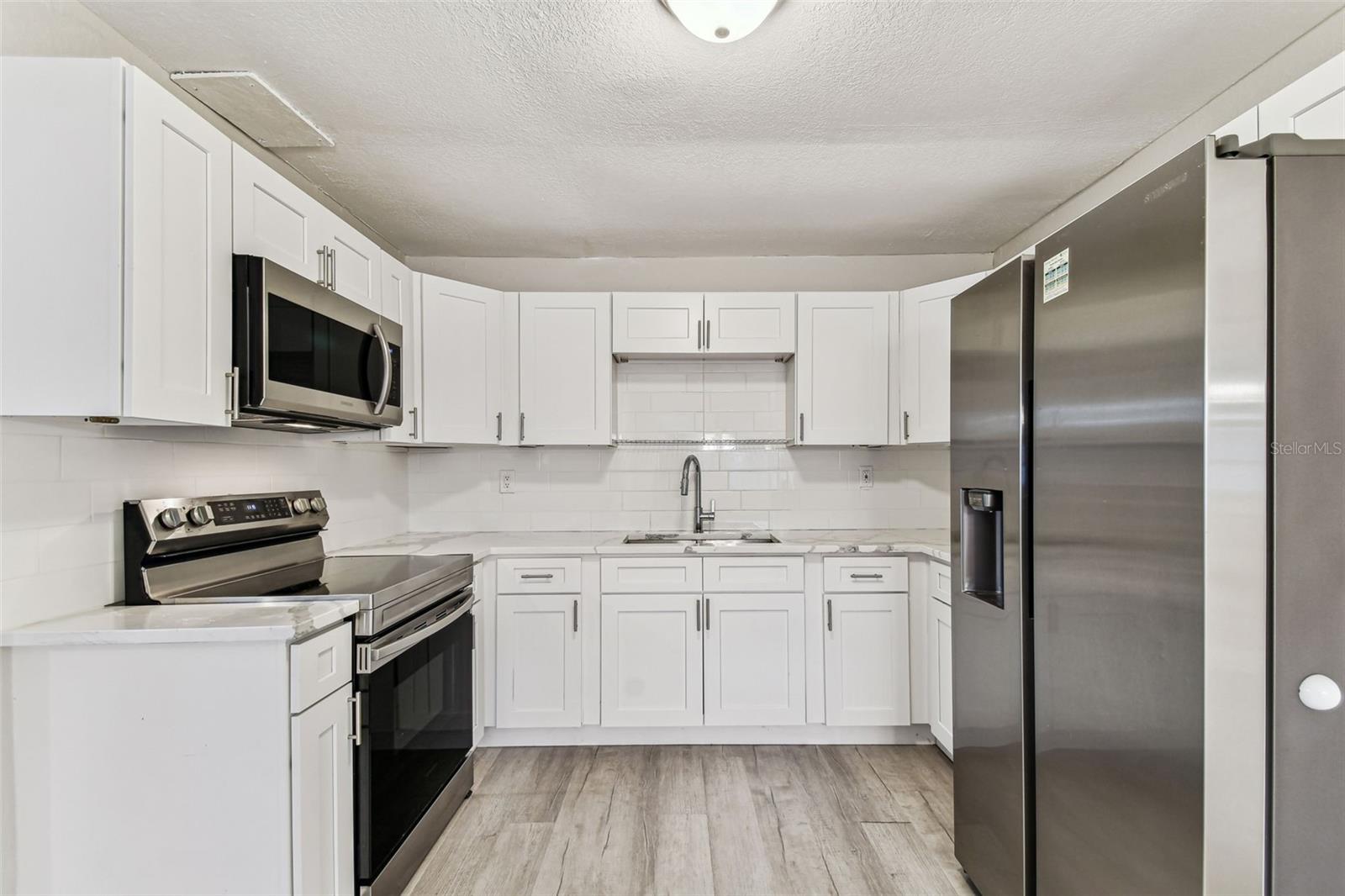 RIVERSIDE ESTATES CORR - Residential