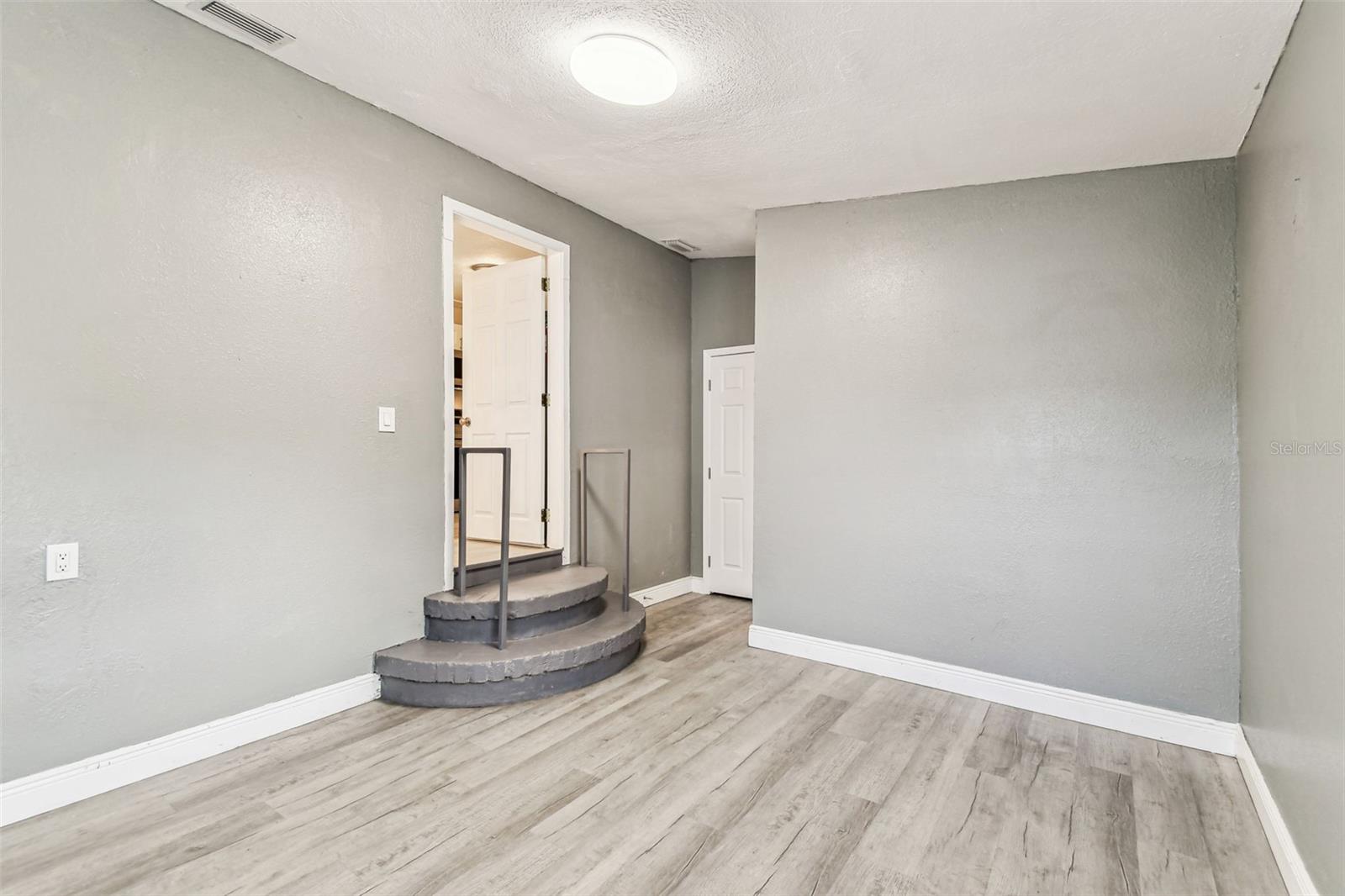 RIVERSIDE ESTATES CORR - Residential