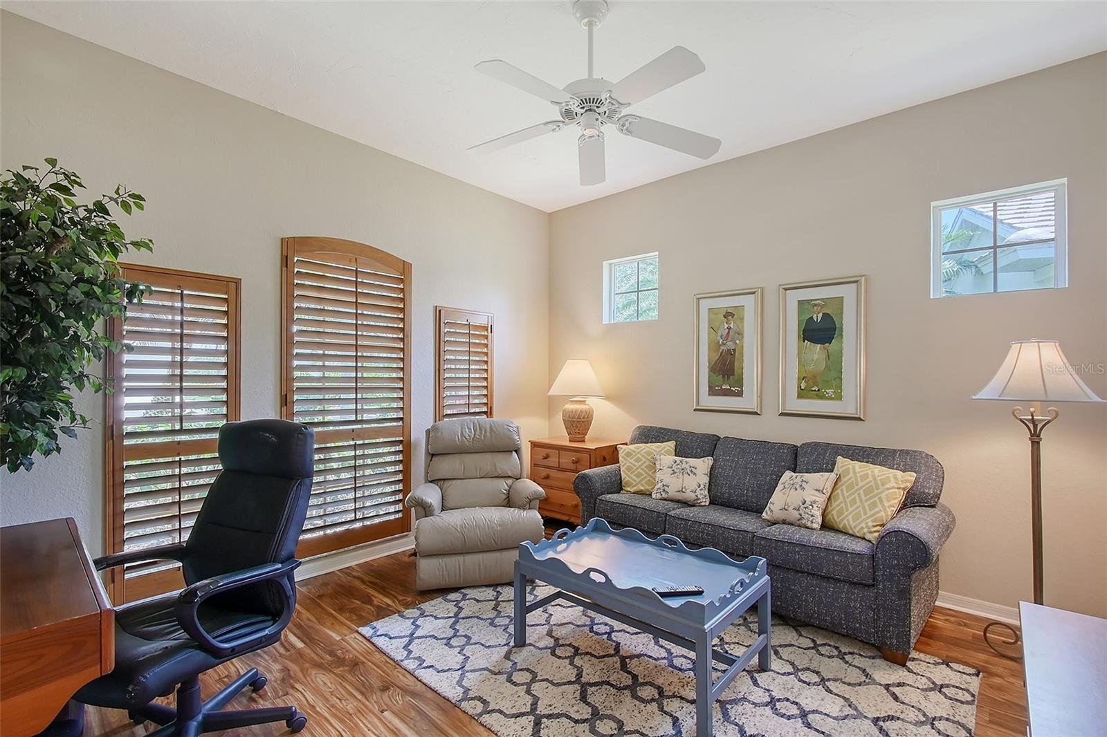 UNIVERSITY PARK COUNTRY CLUB - Residential