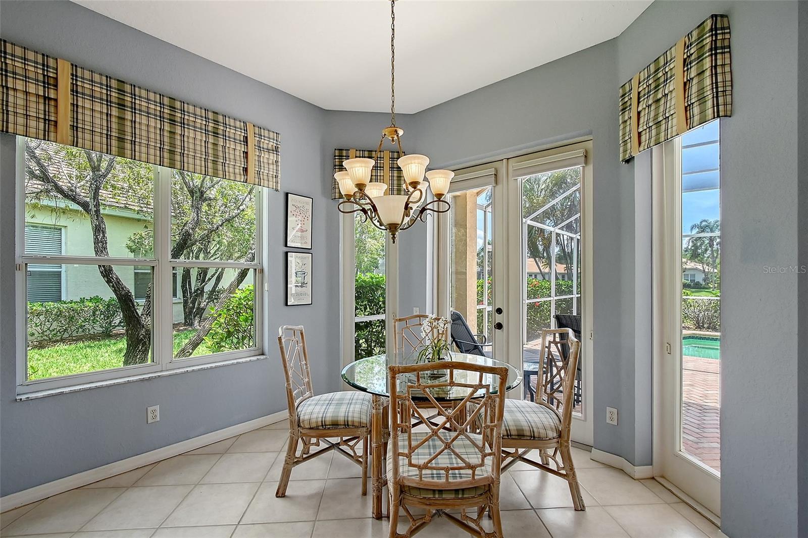 UNIVERSITY PARK COUNTRY CLUB - Residential