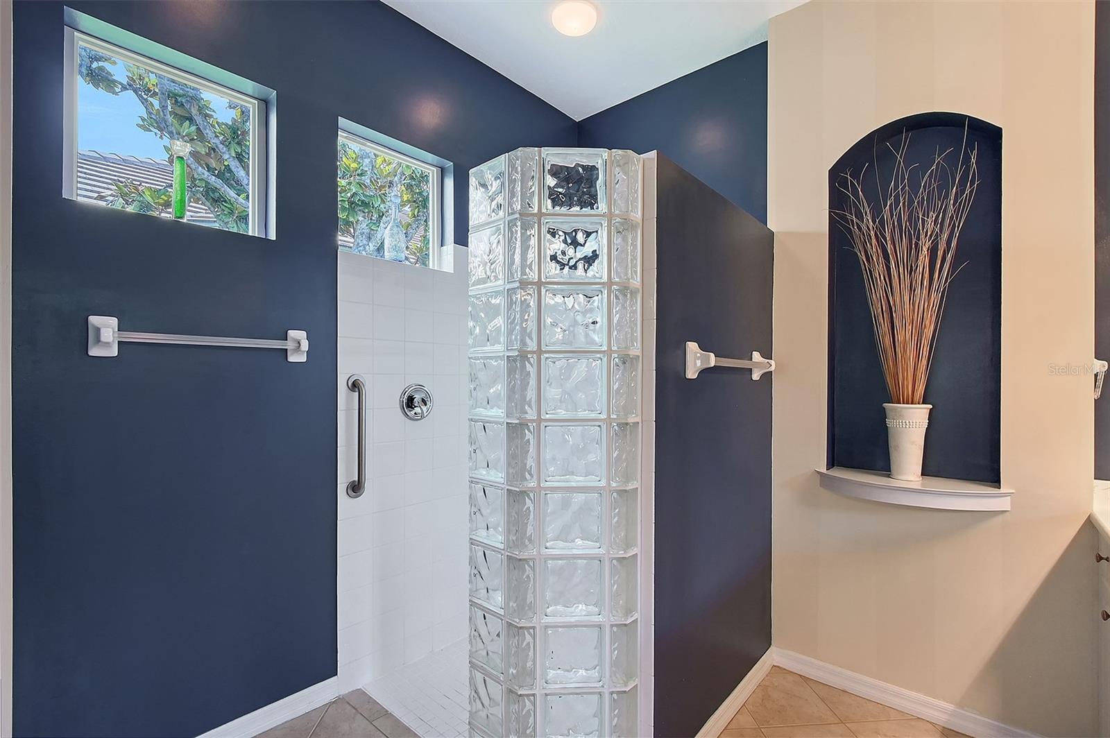 UNIVERSITY PARK COUNTRY CLUB - Residential