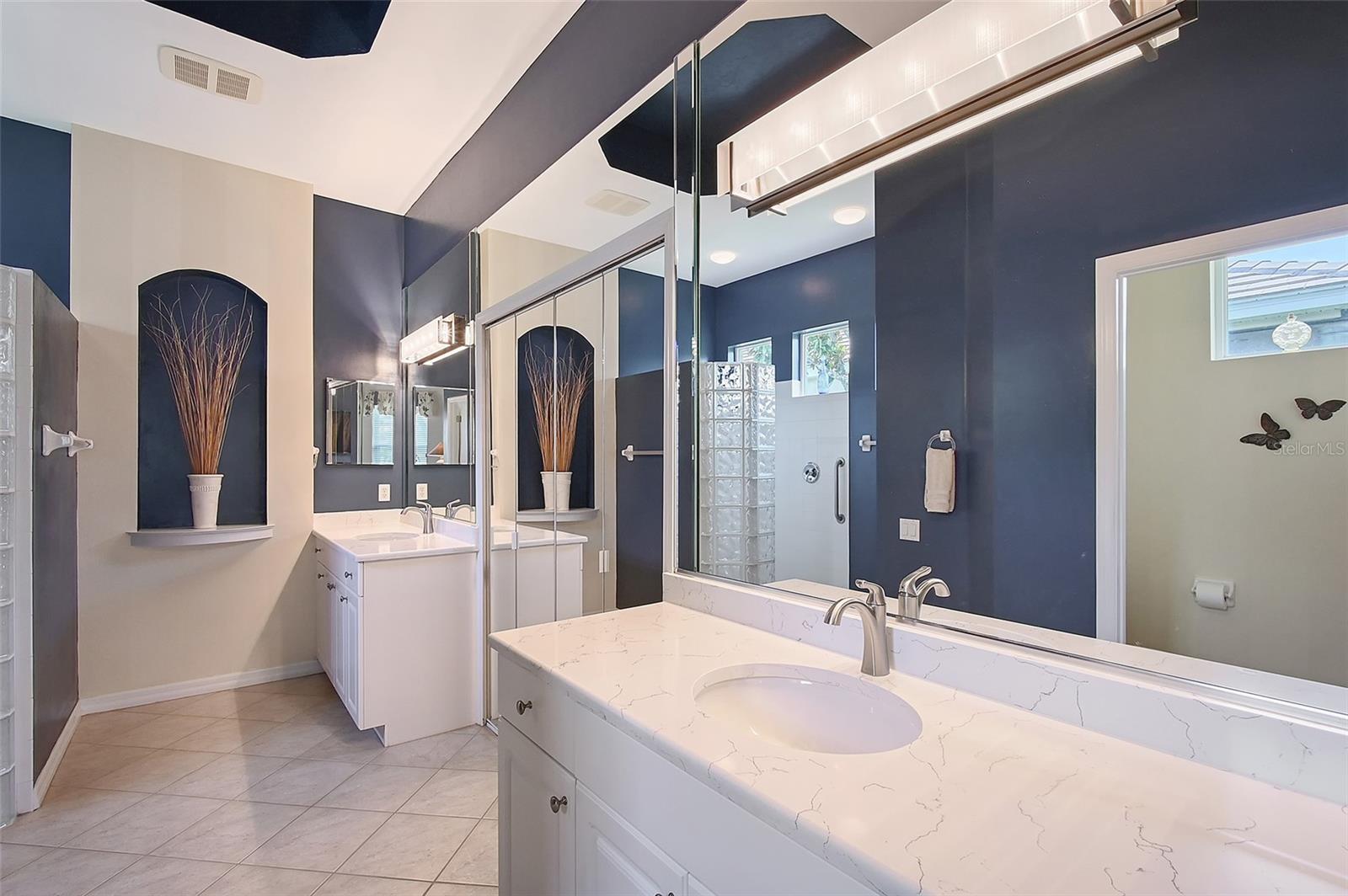 UNIVERSITY PARK COUNTRY CLUB - Residential