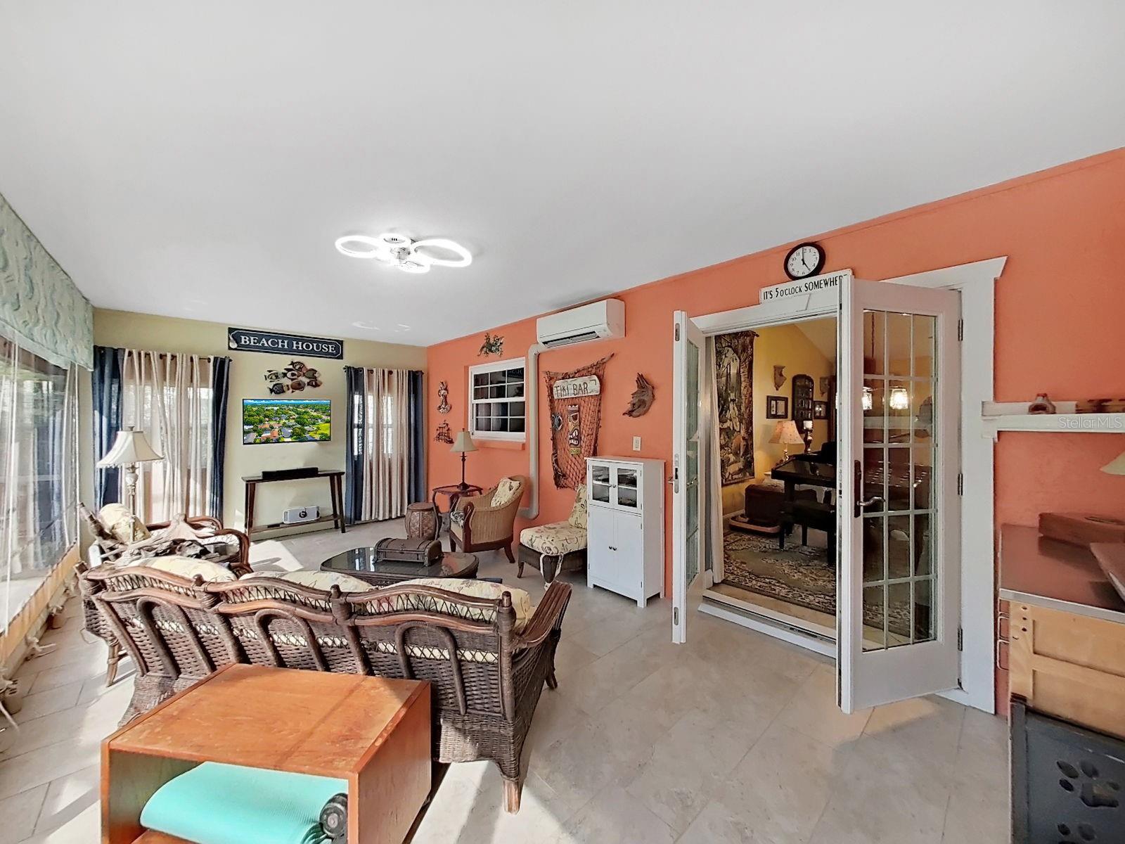 169 FOXCROFT DRIVE W