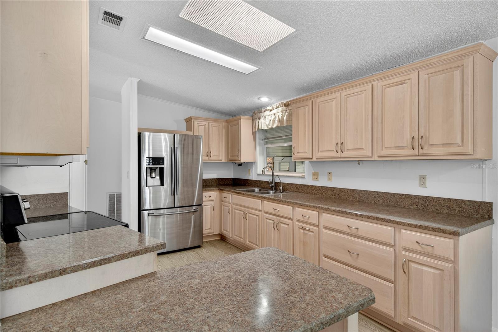 GARDEN GROVE OAKS - Residential