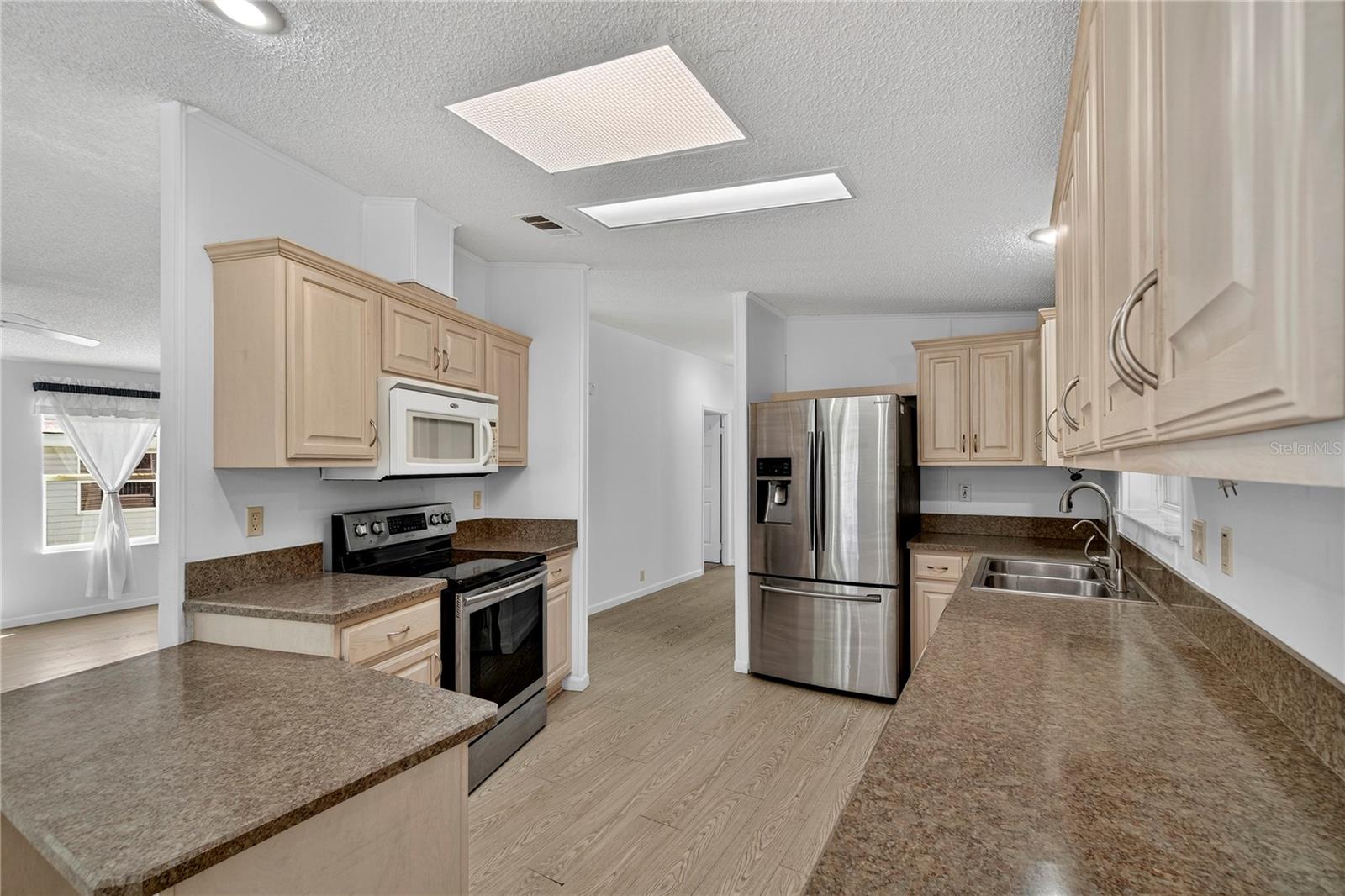 GARDEN GROVE OAKS - Residential