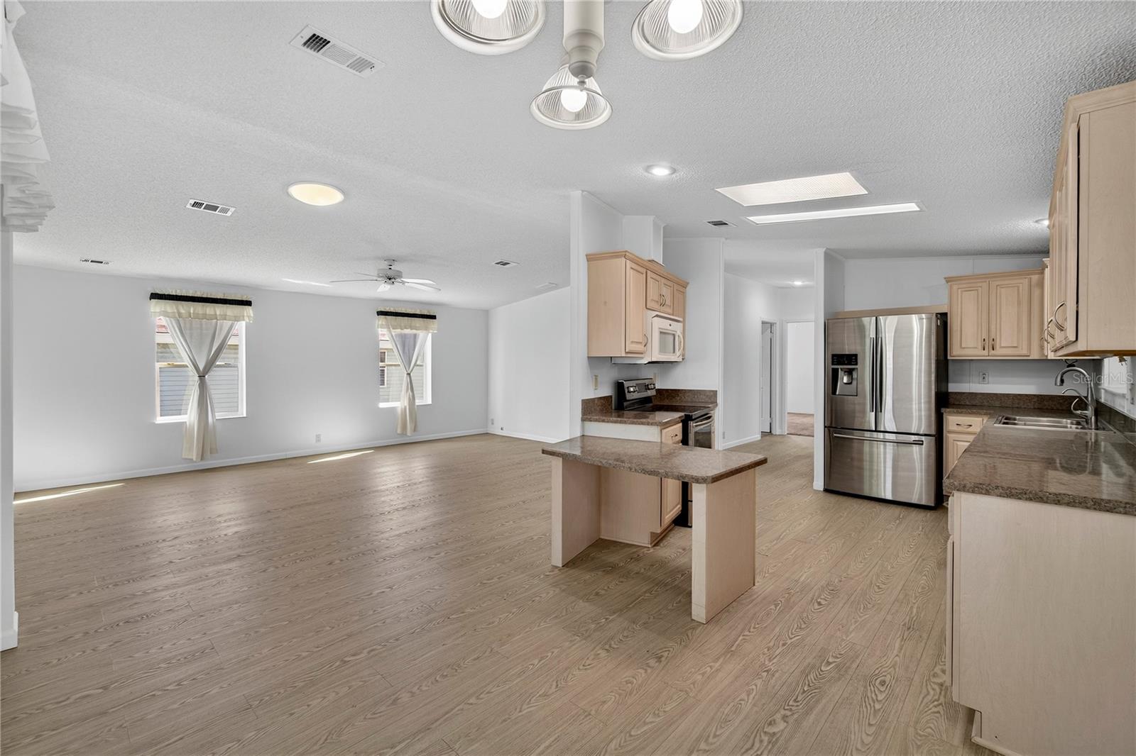 GARDEN GROVE OAKS - Residential