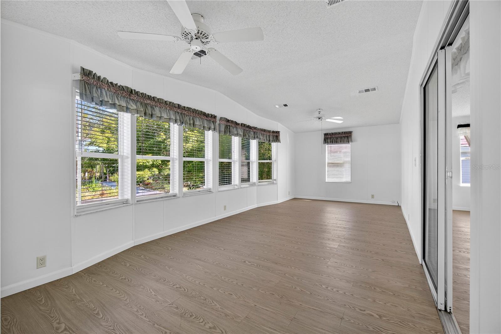 GARDEN GROVE OAKS - Residential