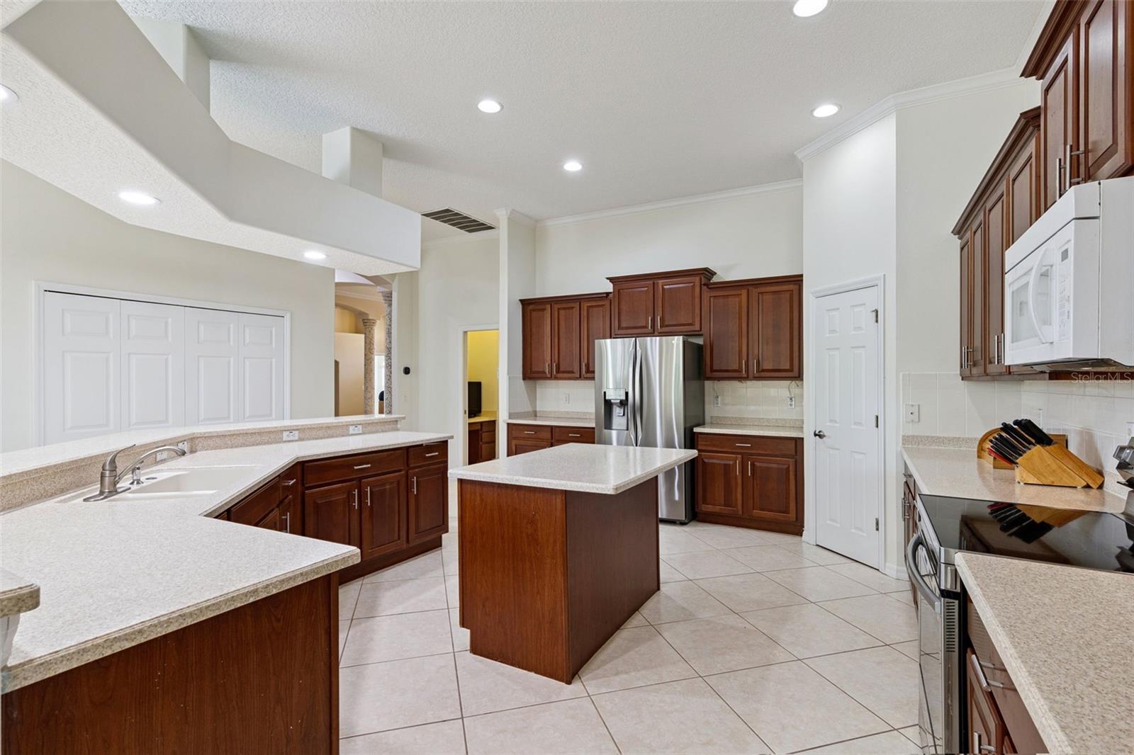 2436 FAWNLAKE TRAIL