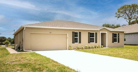 A home in PORT CHARLOTTE