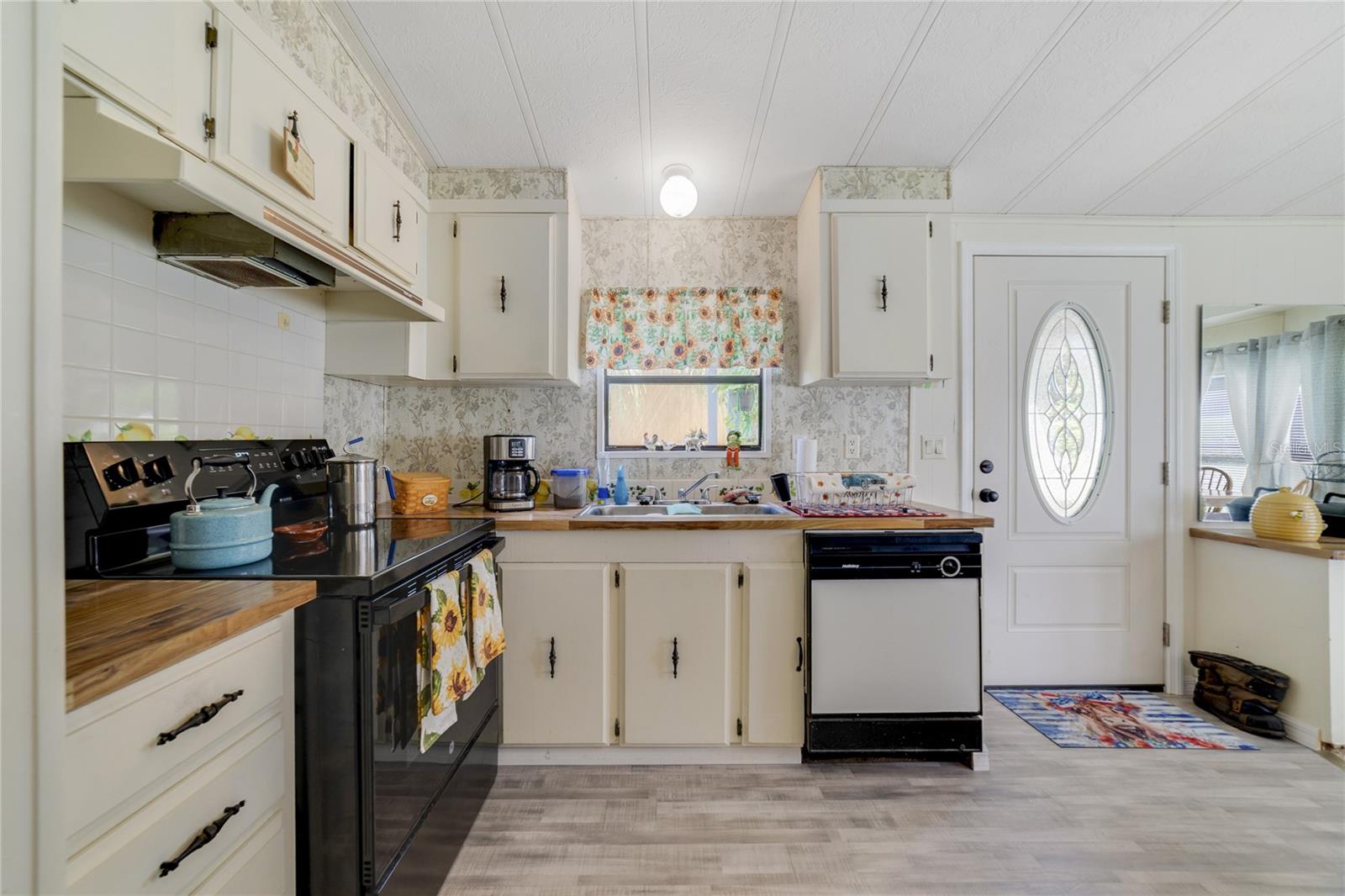 FRST HILLS - Residential