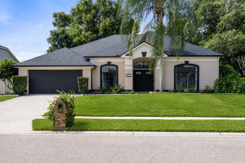 Photo of 623 Yorkshire Drive, Oviedo, FL 32765 (MLS # O6428740)