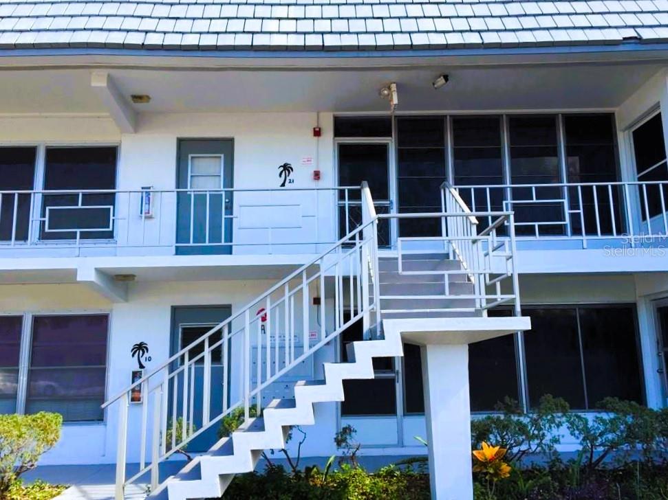 Enjoy the convenience of Clearwater living in this well-furnished 2BR/1BA
apartment, ideally located in a welcoming 55+ community. Just steps from
downtown dining, shopping, and Nature’s Food Patch, you’ll also be
minutes from Coachman Park’s waterfront events. Clearwater Beach—the
nation’s #1 ranked beach—is only a short drive away, while Tampa
International Airport is easily accessible in 30 minutes. Perfect for long-term
rental, this apartment is fully equipped and ready for you to settle in. At
least one resident must be 55 or older.