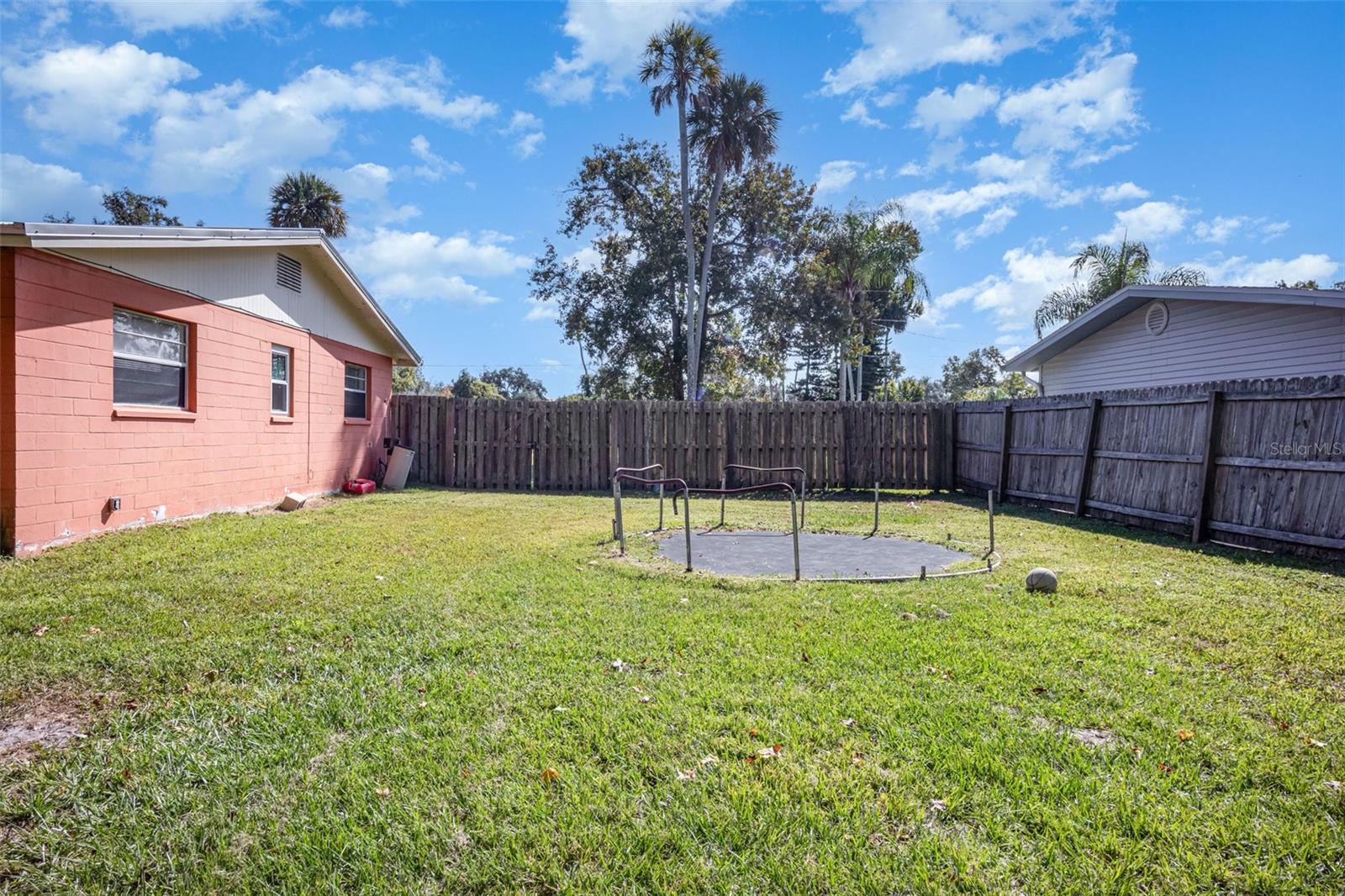 COUNTRY CLUB GARDENS BLAKE - Residential