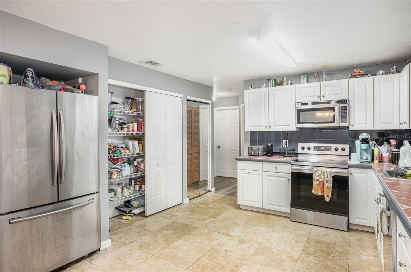 COUNTRY CLUB GARDENS BLAKE - Residential