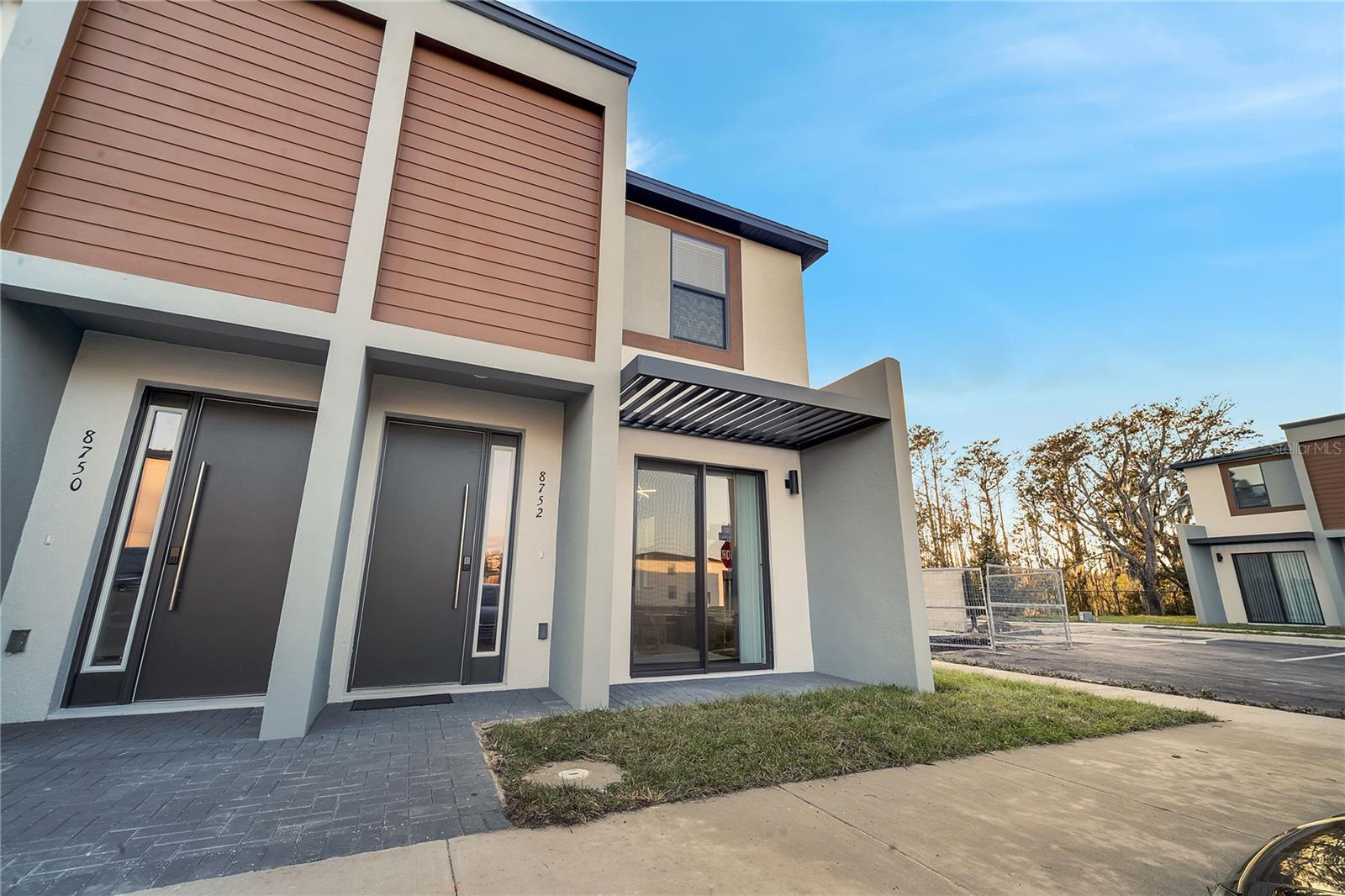 Brand New FULLY FURNISHED townhouse with 3 bedrooms and 3 full bathrooms. The first floor has 1 bedroom and 1 bathroom, the second-floor feature 2 suites and a flex space. Located in a well-planned gated community – The Hub at Westside – this home offers security, comfort, and convenience. It is located just minutes from highways, with easy access to shops, restaurants, and Florida’s top attractions, including Walt Disney World. The community offers excellent infrastructure, with a pool, gym, and sidewalks for walking. The Hub at Westside – this home offers security, comfort and convenience. It is located just minutes from highways, with easy access to shops, restaurants and Florida's top attractions, including Walt Disney World.