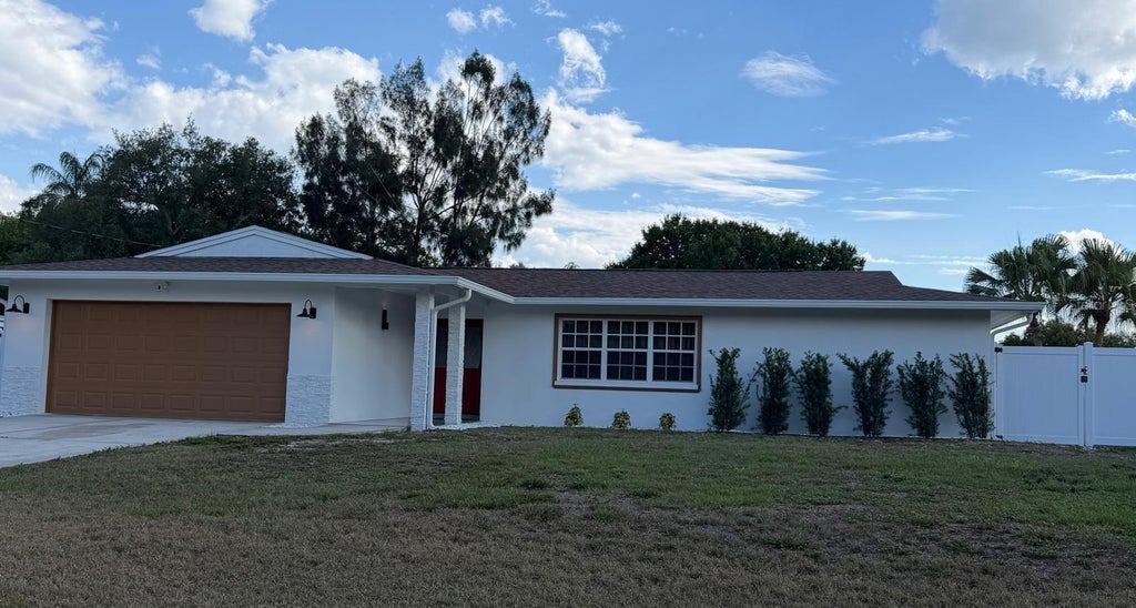 Photo of 4534 N Lake Drive, Sarasota, FL 34232 (MLS # O6426580)