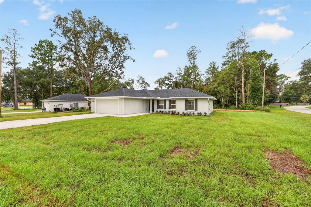 Photo of 34 Hemlock Circle Way, Ocala, FL 34472 (MLS # OM731467)