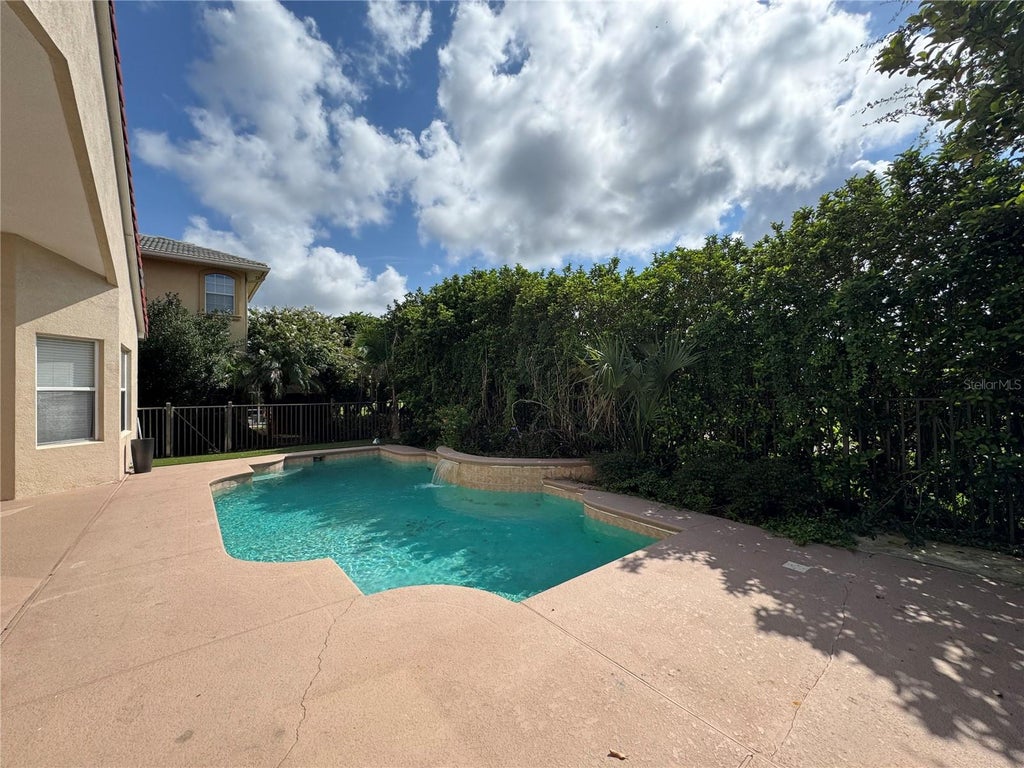 Photo of 2521 Roat Drive, Orlando, FL 32835 (MLS # O6442205)