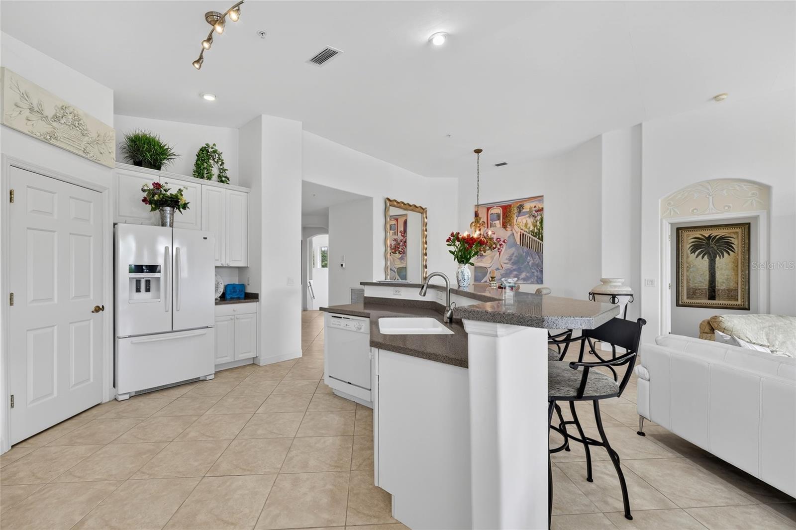 TOPAZ COVE CONDO - Residential