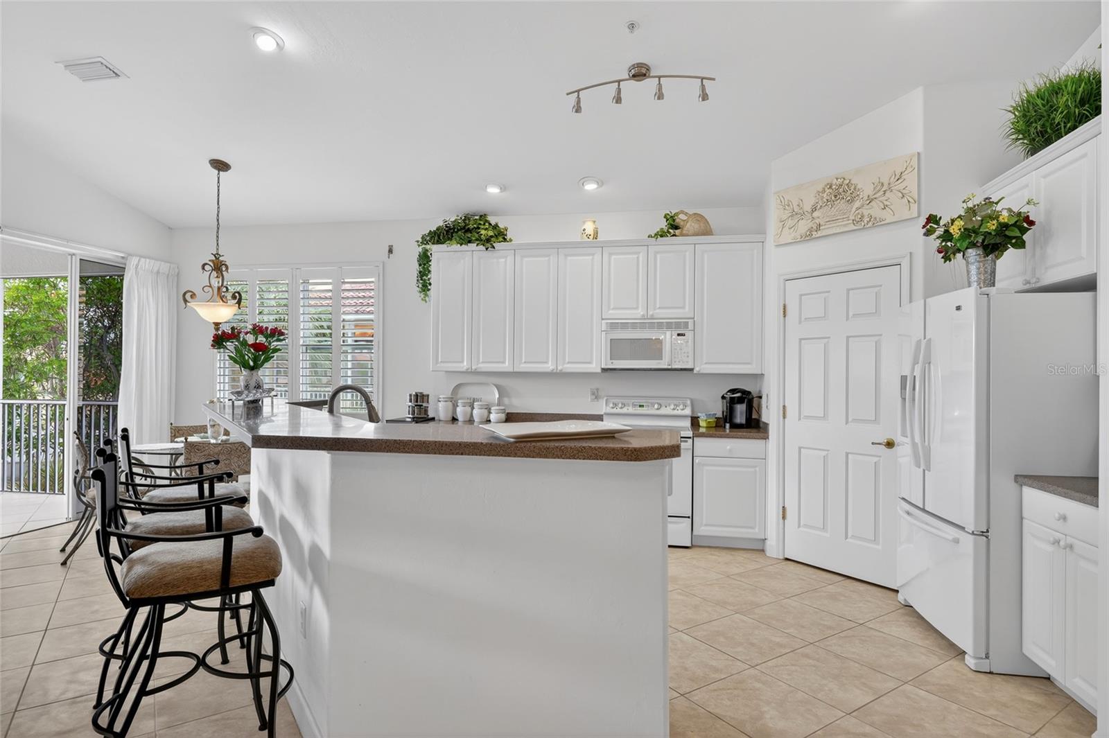 TOPAZ COVE CONDO - Residential