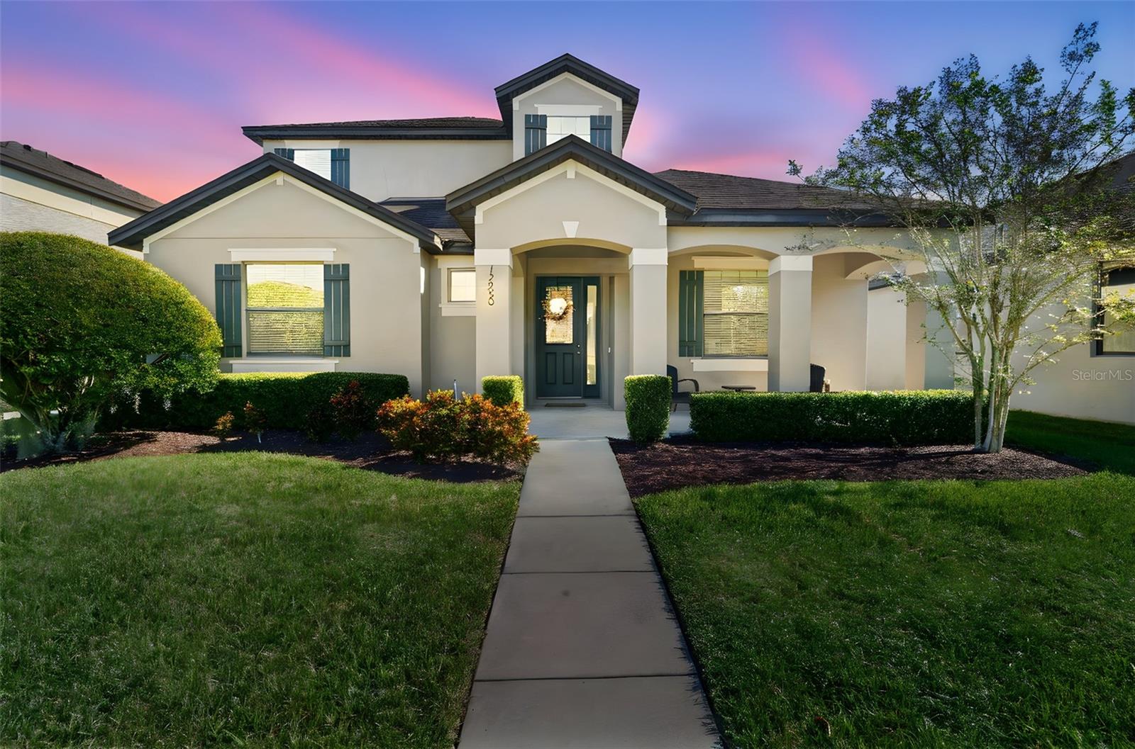 Casas a venda 2 - Jen Dantas 12980 HOLDENBURY LANE