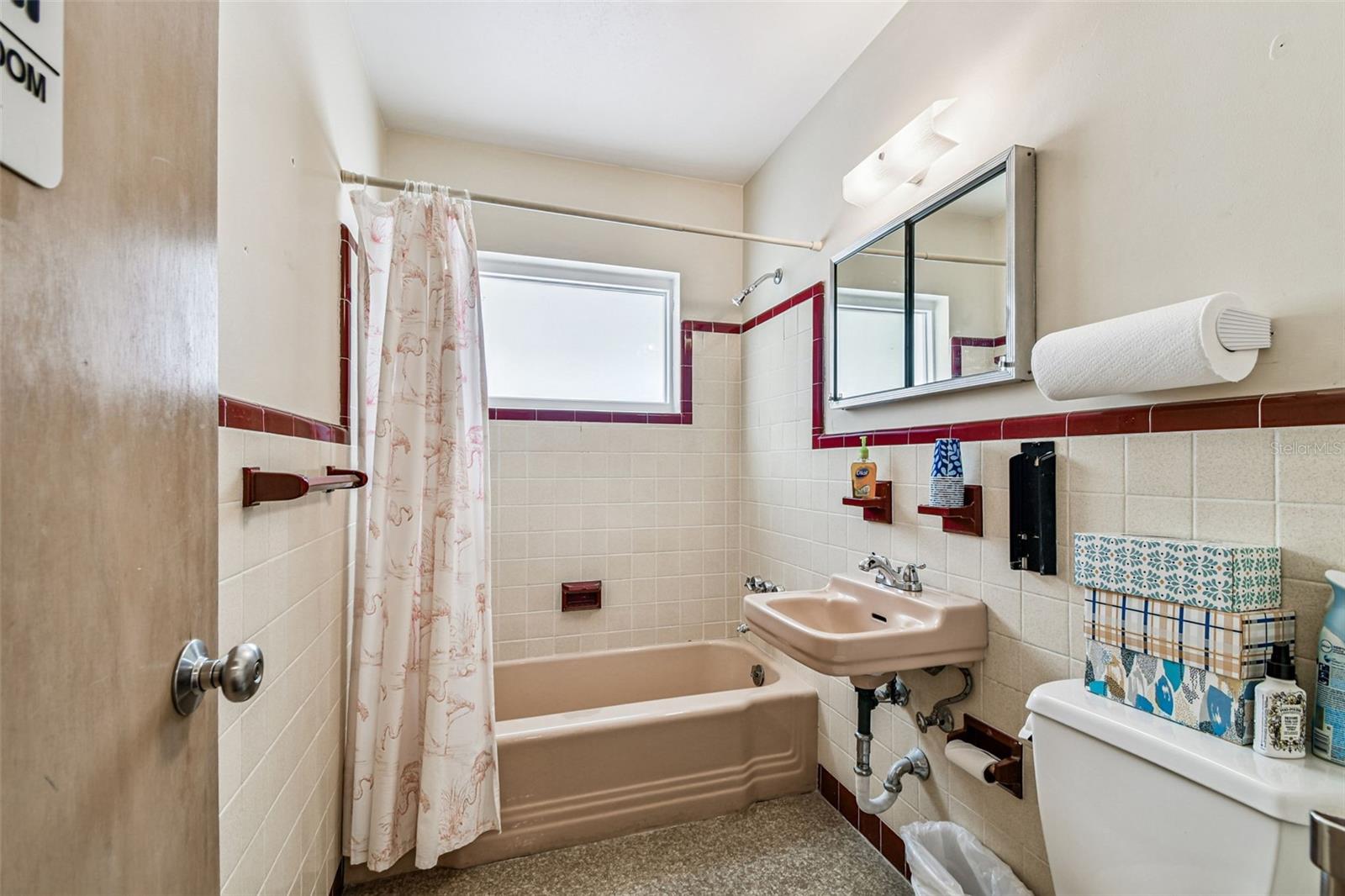 HIBISCUS GARDENS - Commercial Sale