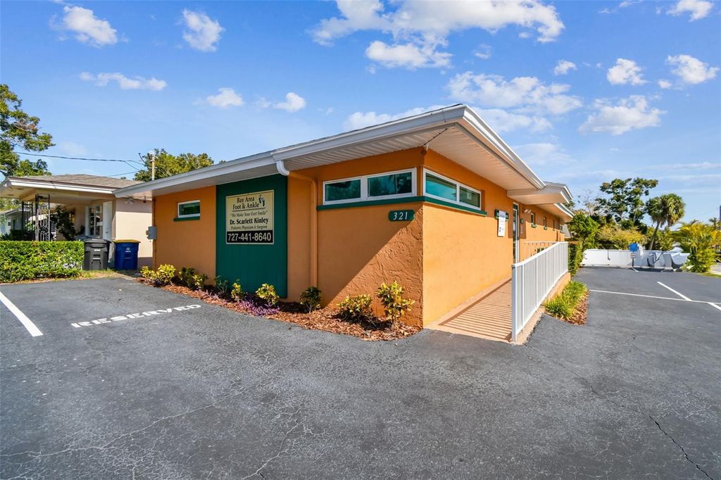 Photo of 321 S Lincoln Avenue, Clearwater, FL 33756 (MLS # TB8461607)