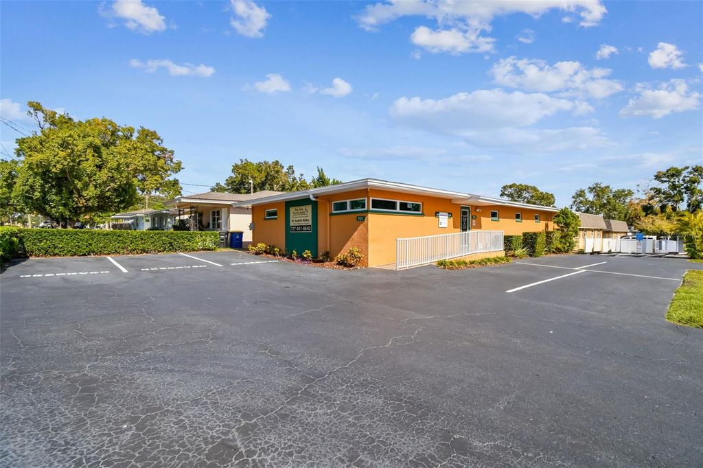 Photo of 321 S Lincoln Avenue, Clearwater, FL 33756 (MLS # TB8461607)