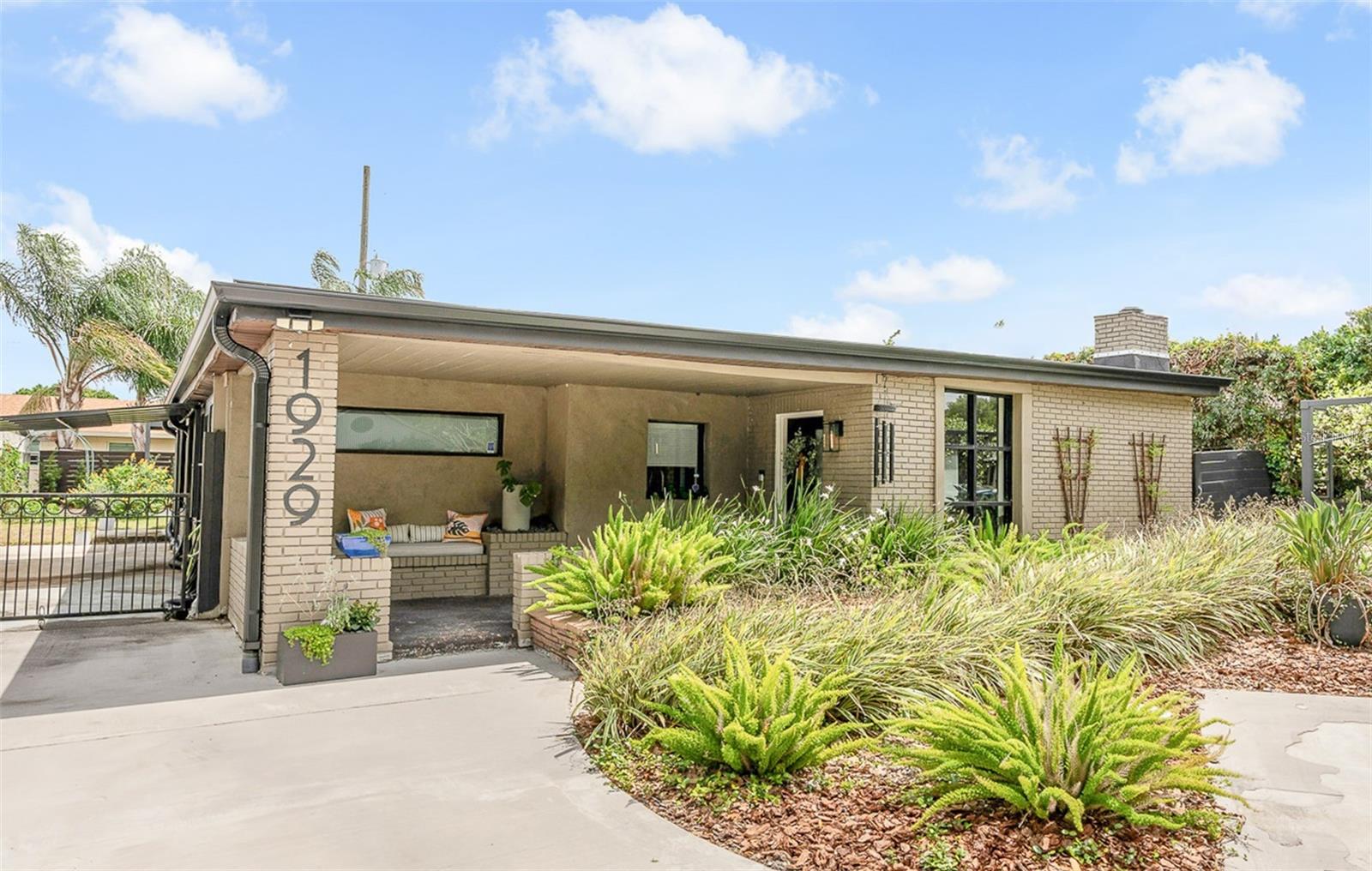 1929 ESSEX PLACE