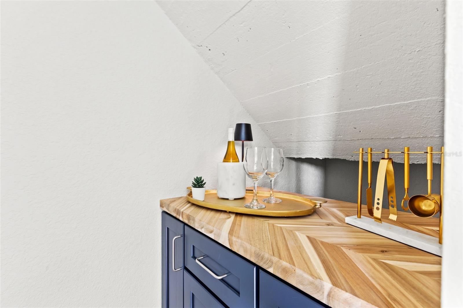 BEACH PLAZA SEC OF ST PETE BEACH - Residential Income