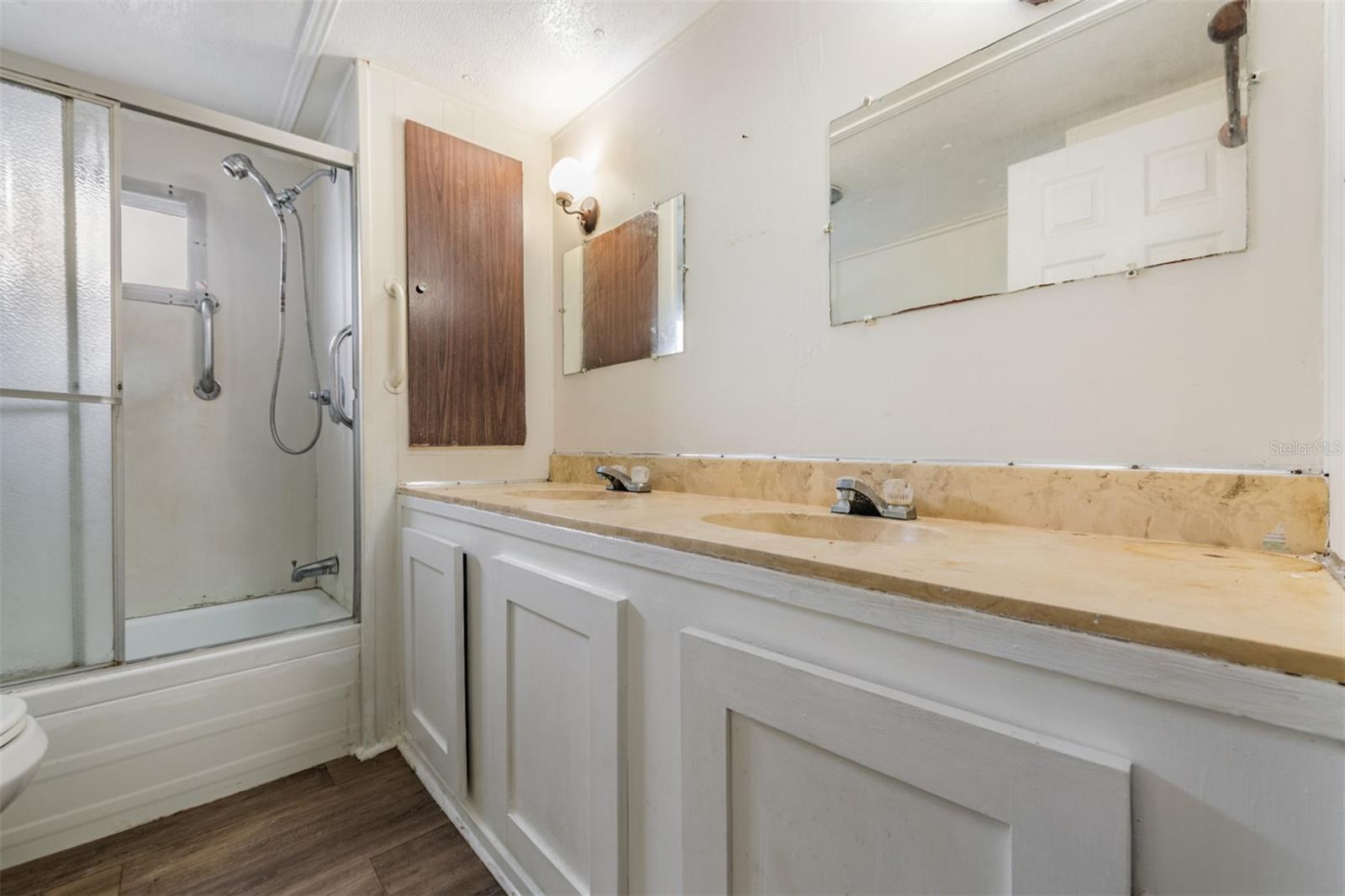 BUENA VISTA MANOR - Residential