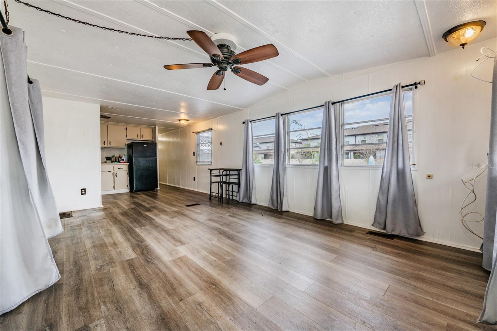 BUENA VISTA MANOR - Residential