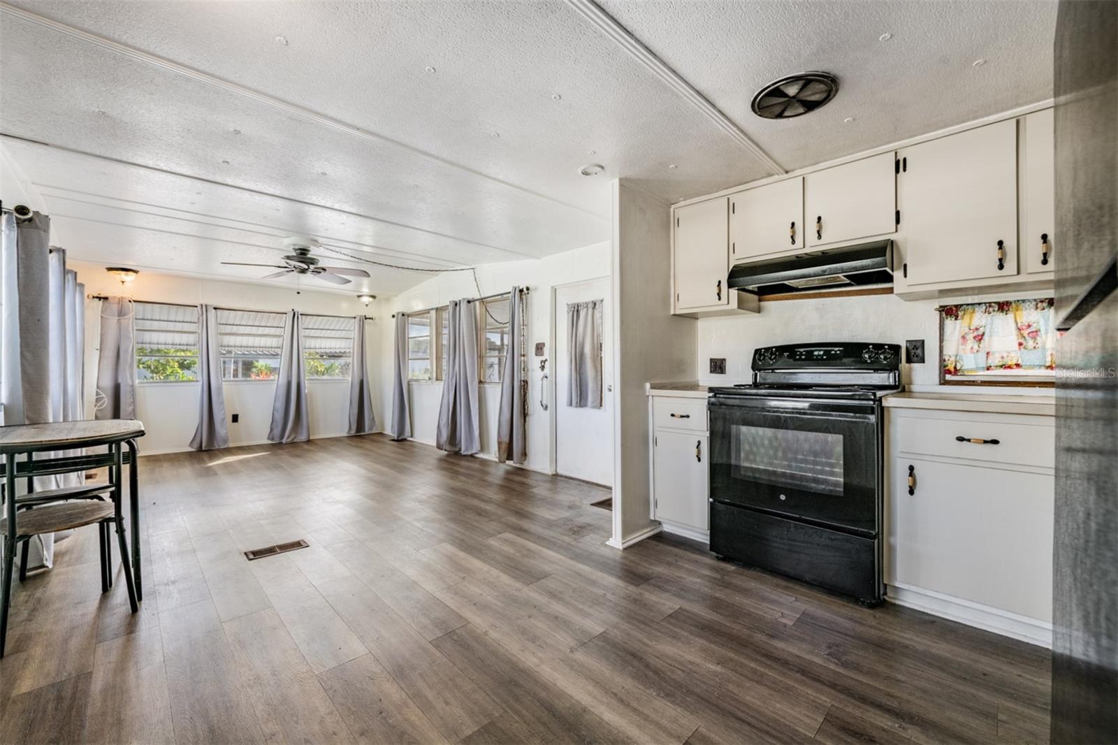 BUENA VISTA MANOR - Residential