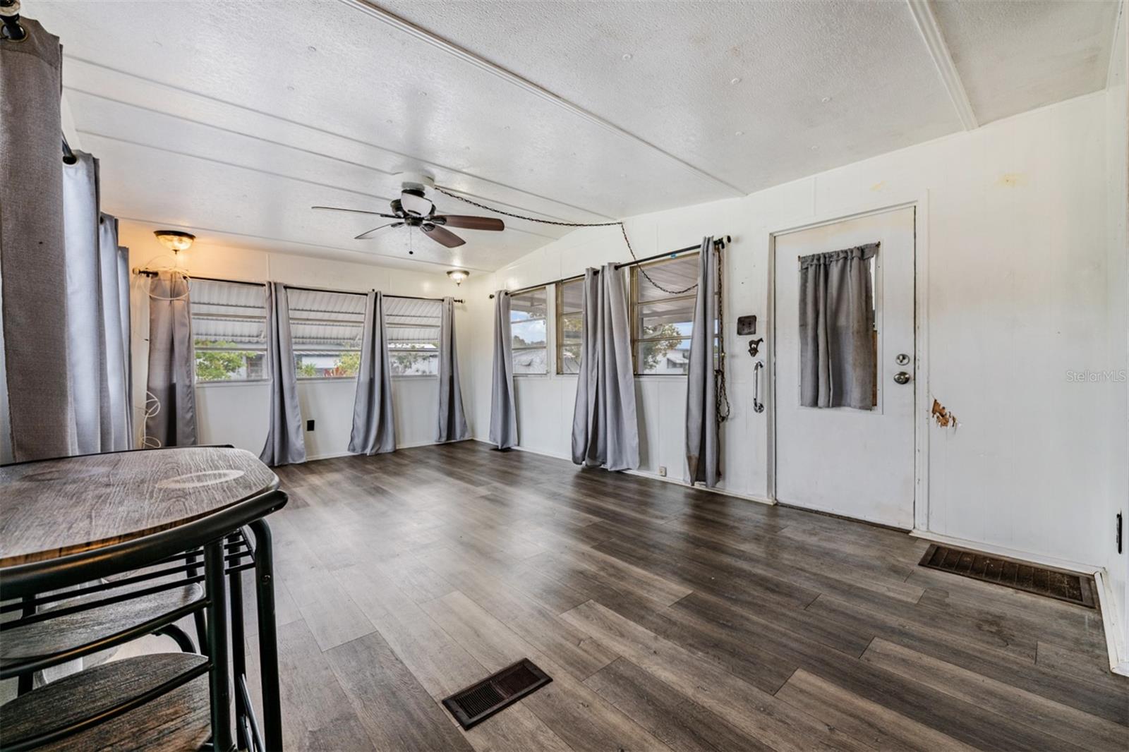 BUENA VISTA MANOR - Residential