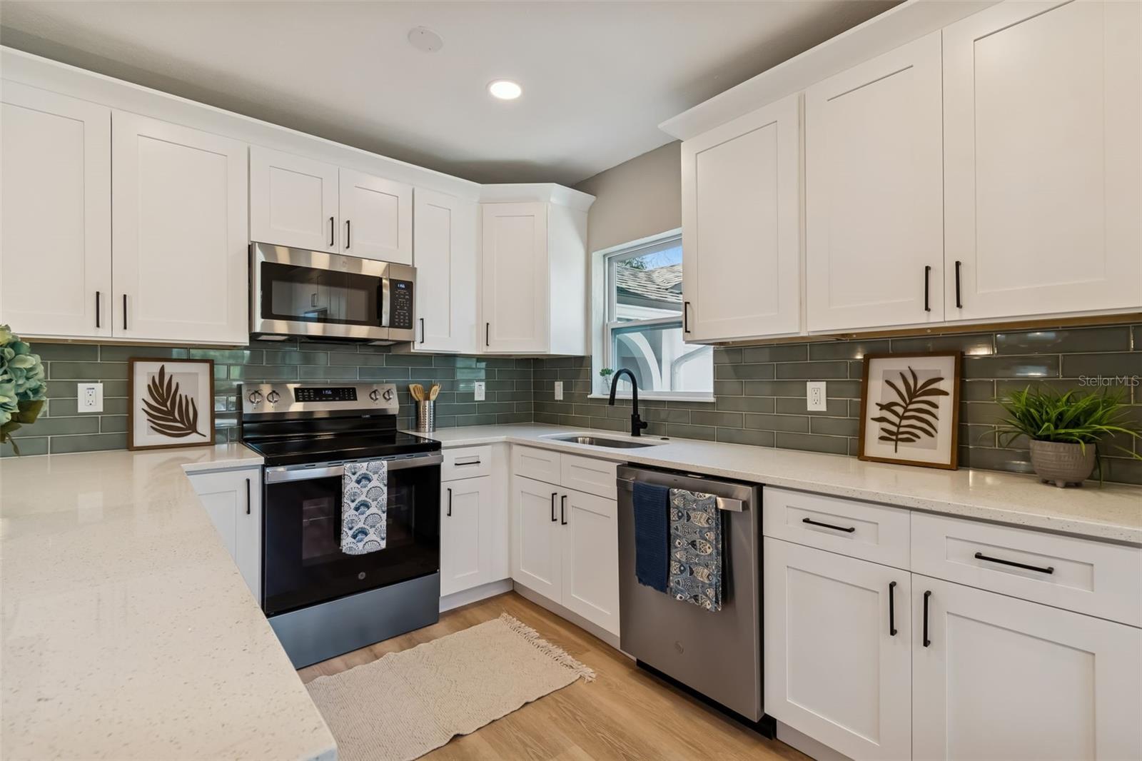 EAGLE CREST - Residential