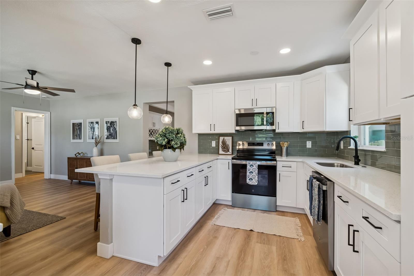 EAGLE CREST - Residential