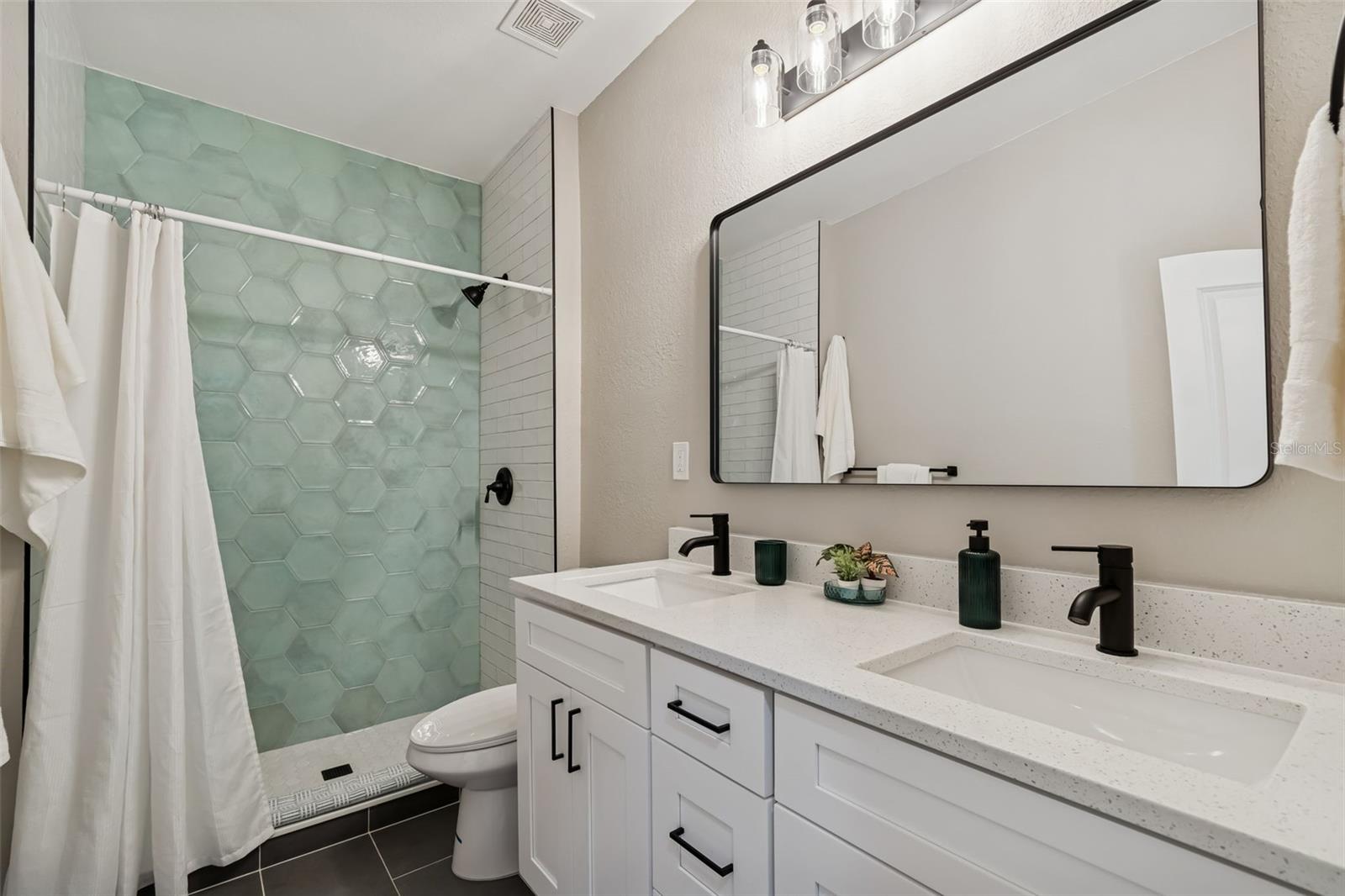 EAGLE CREST - Residential