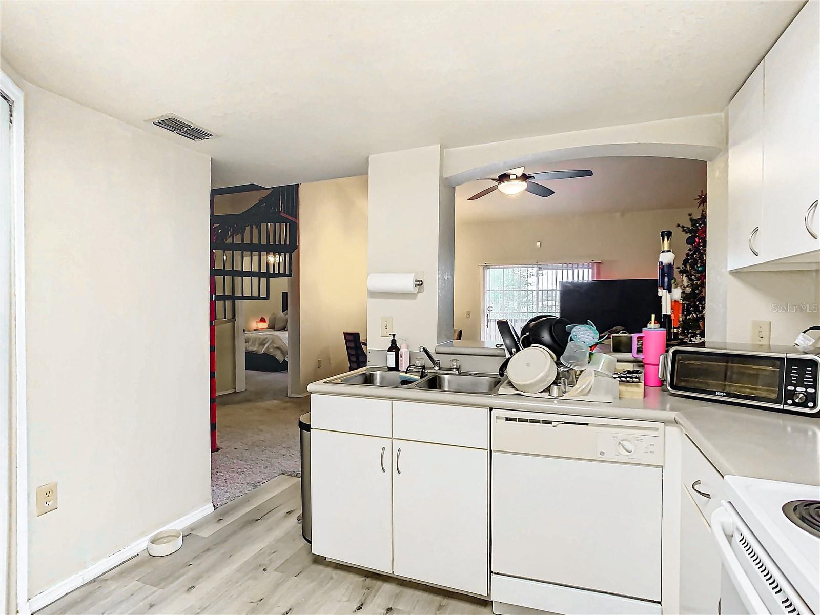 NOTTING HILL A CONDO - Residential Lease